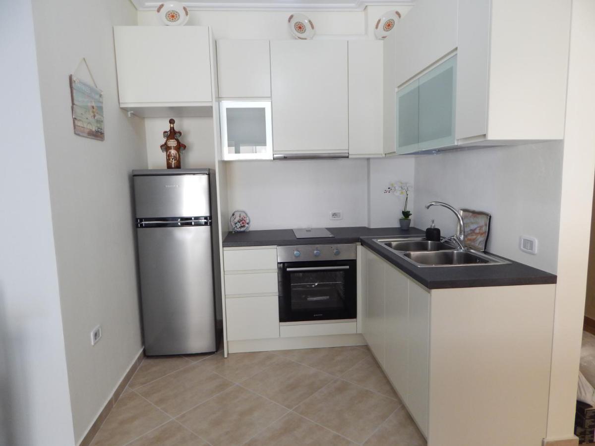 Modern Spacious 1 Bedroom Flat Next To The Beach Vlorë Eksteriør billede
