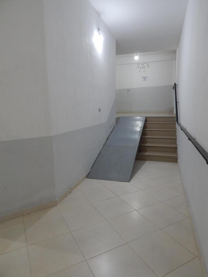 Modern Spacious 1 Bedroom Flat Next To The Beach Vlorë Eksteriør billede
