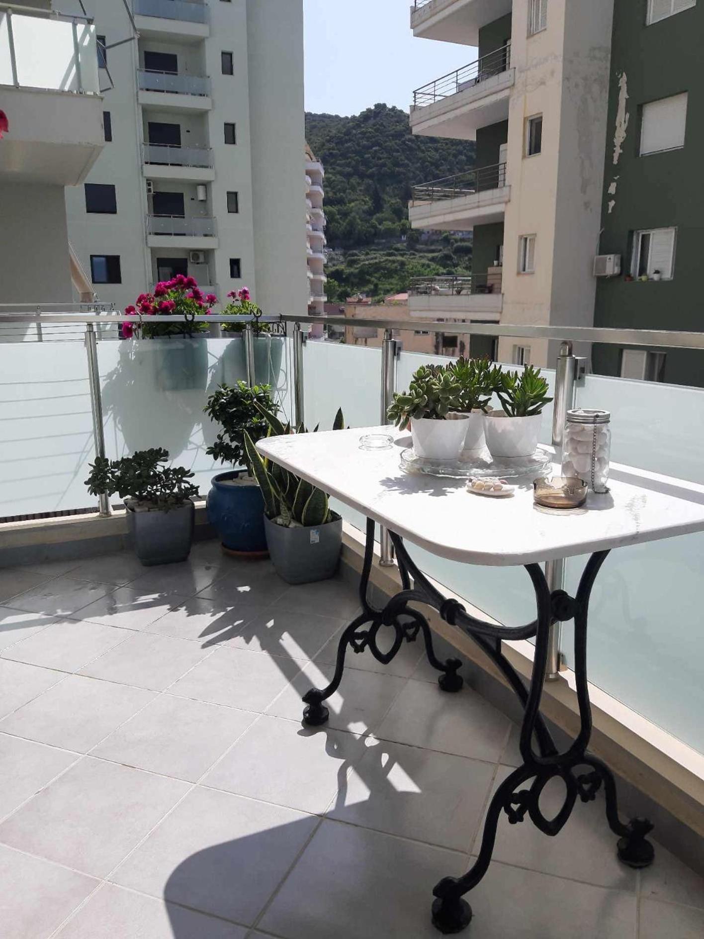 Modern Spacious 1 Bedroom Flat Next To The Beach Vlorë Eksteriør billede